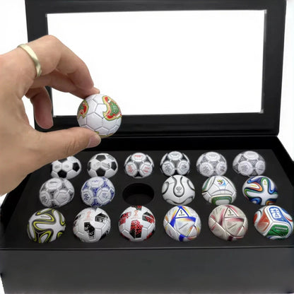 Exklusive Fußball-Miniaturen Sammlung in Vitrine