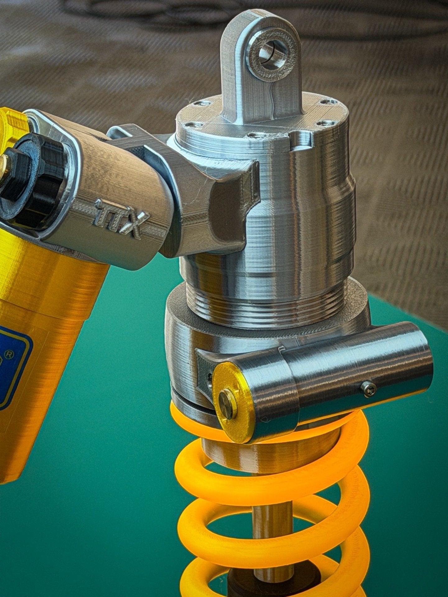 KRAFTLICHT™ – Die industrielle Schreibtischlampe mit Charakter